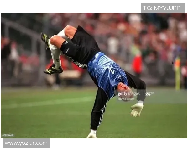 足球明星黑人发型独特引发热议时尚潮流背后的文化意义探讨 足球明星黑人发型独特引发热议时尚潮流背后的文化意义探讨